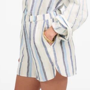 MADEWELL Curved Hem Pull-On Shorts in Blue & Light Blue Stripe Linen Size Small
